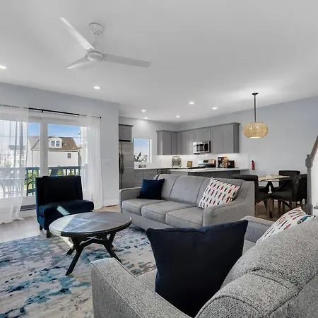 Luxury Beach House In Seaside! Now Available!